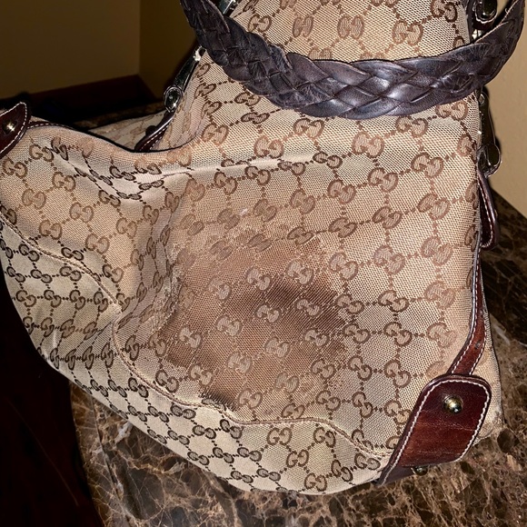 Gucci handbag - original owner - Picture 3 of 8